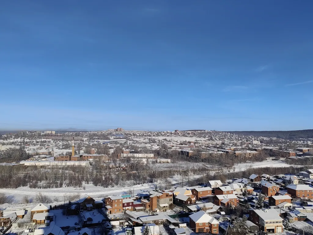 Полёт стрижа с залипательным видом и балконом