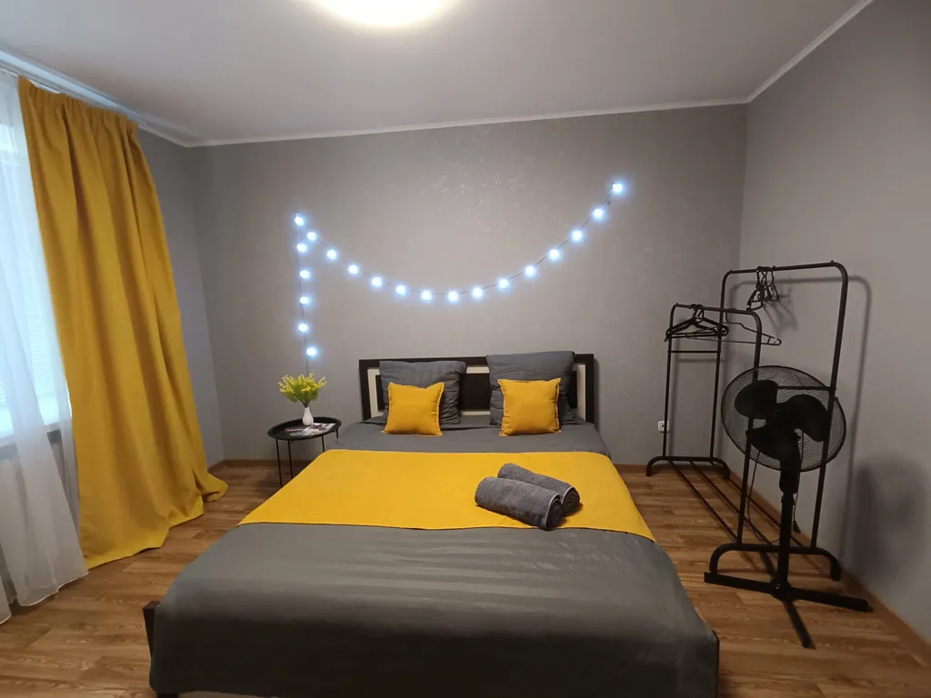 Апартаменты у фонтана рядом с центром с балконом