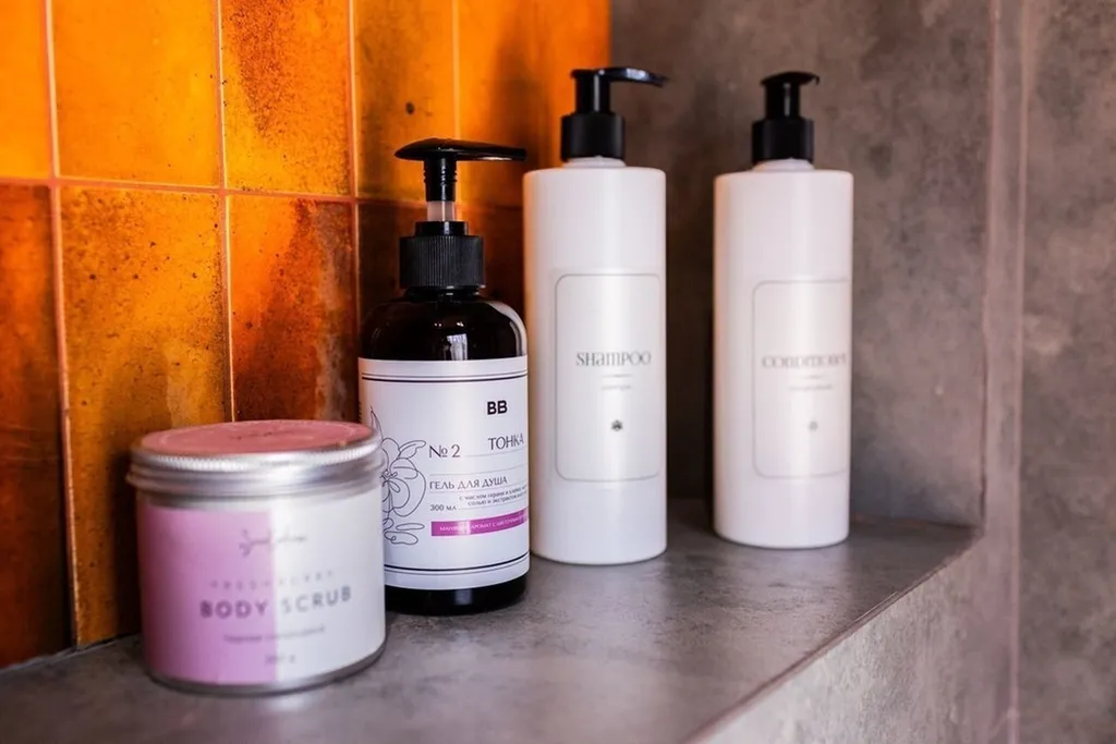 Дизайнерский панорамный дом с сауной в хвойном лесу