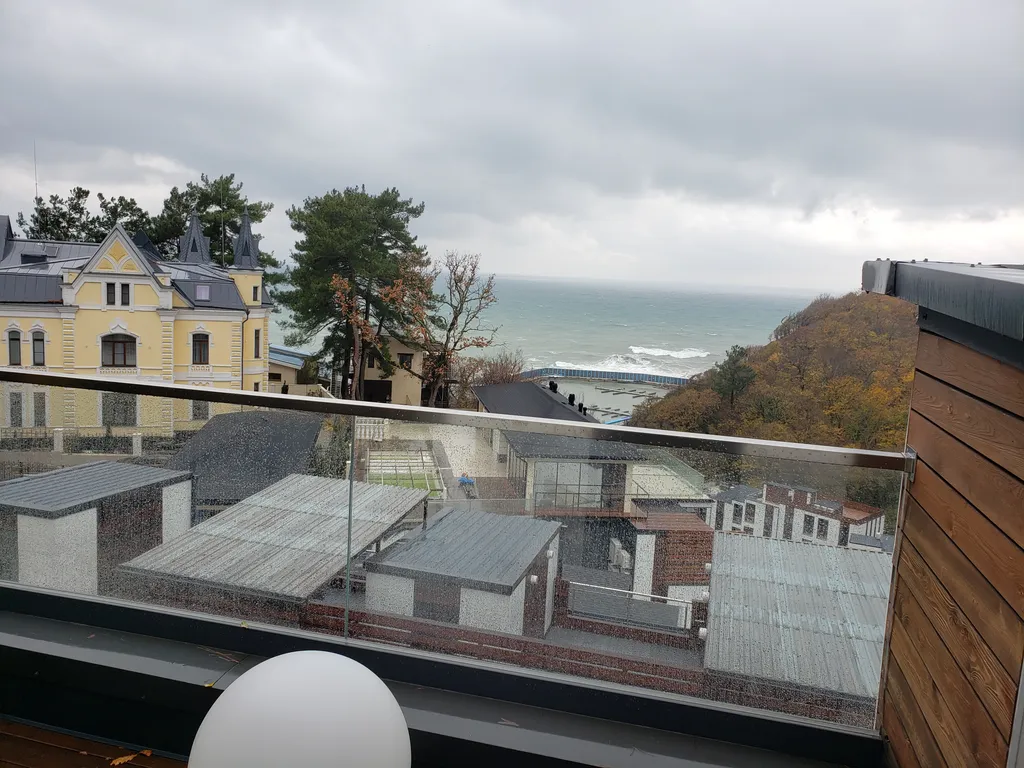 Таунхаус с используемой крышей на берегу Чёрного моря