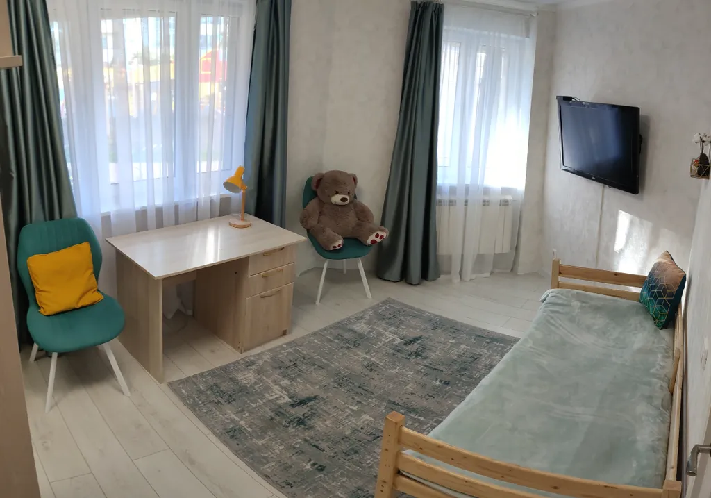 Квартира с 2 отдельными спальнями и кухней-гостинной недалеко от моря