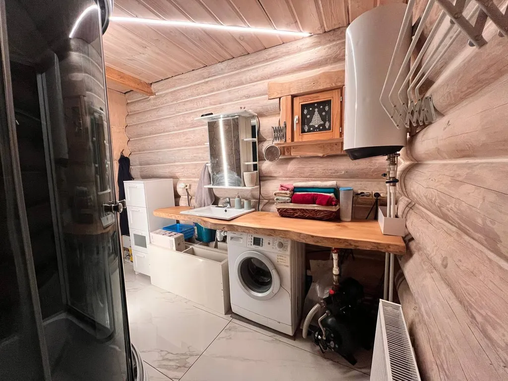 Дом рядом с карьерами