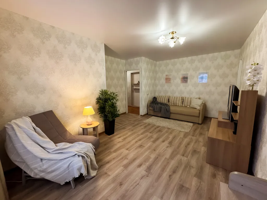 Квартира 2‑комн. квартира в центре Мурманска на ул. Коминтерна, 22 — Мурманск