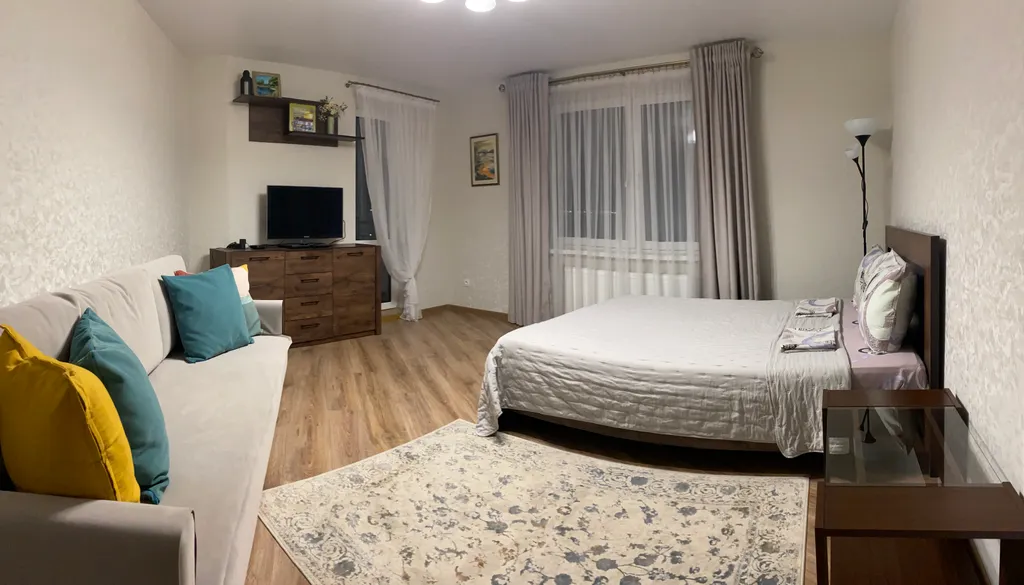 Уютная квартира в новом доме с большой парковкой