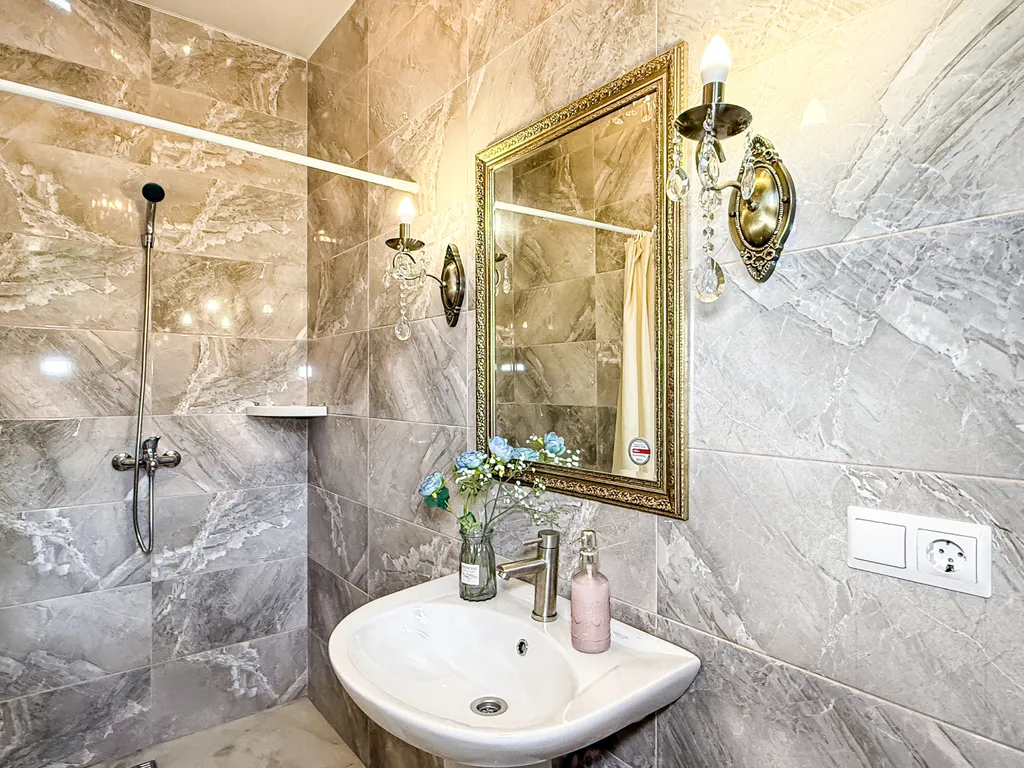 Шикарный особняк с бассейном