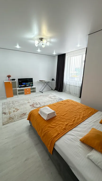 ЖК Дипломат в центре левого берега вид на Байтерек