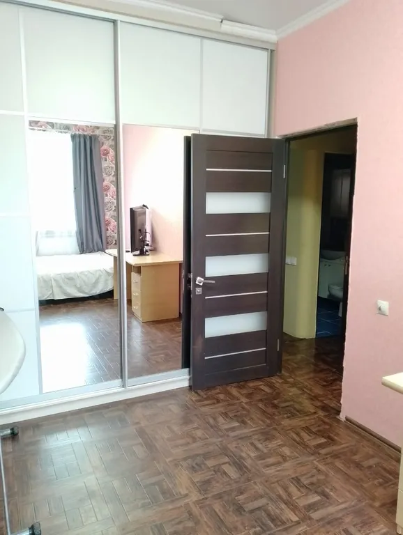 Дом, горы, море