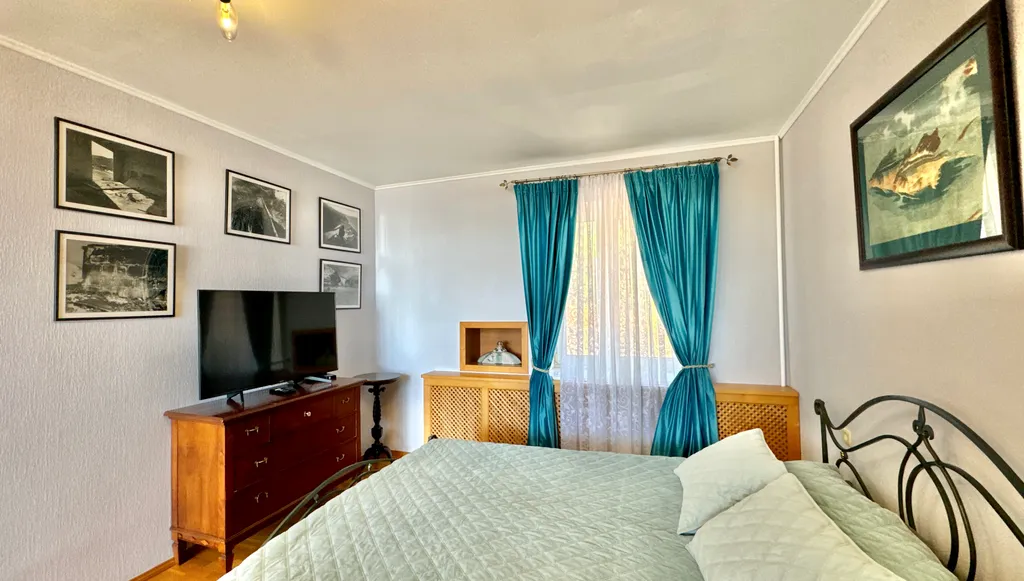 Дом у моря с личным парком, бассейном и сауной