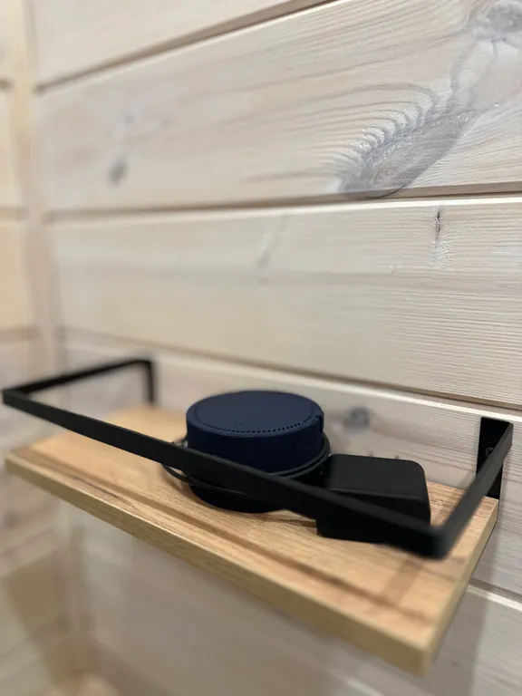 Уютный домик в древних липах