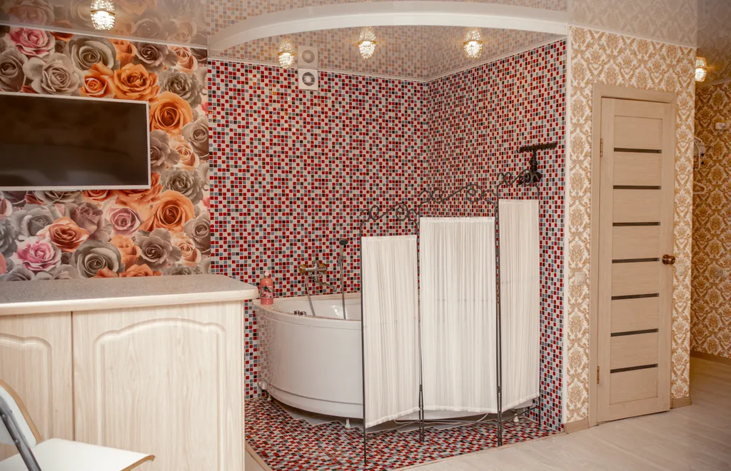 Люкс с огромной кроватью, джакузи и камином