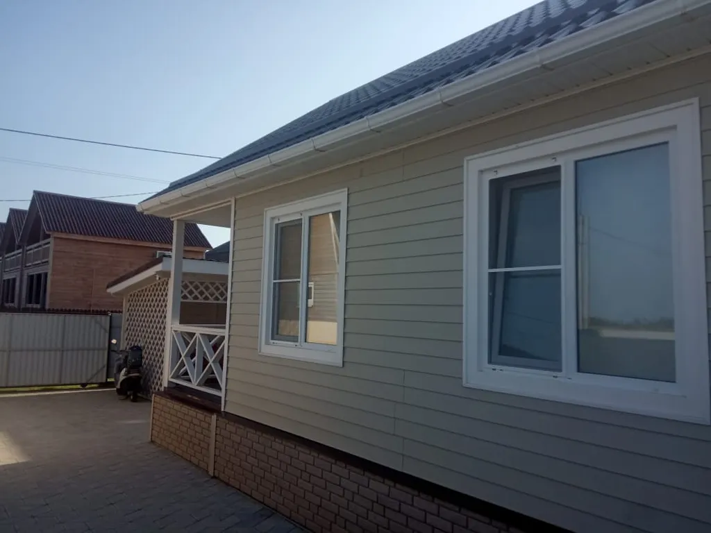 Коттедж с собственной территорией, большой беседкой и мангальной зоной