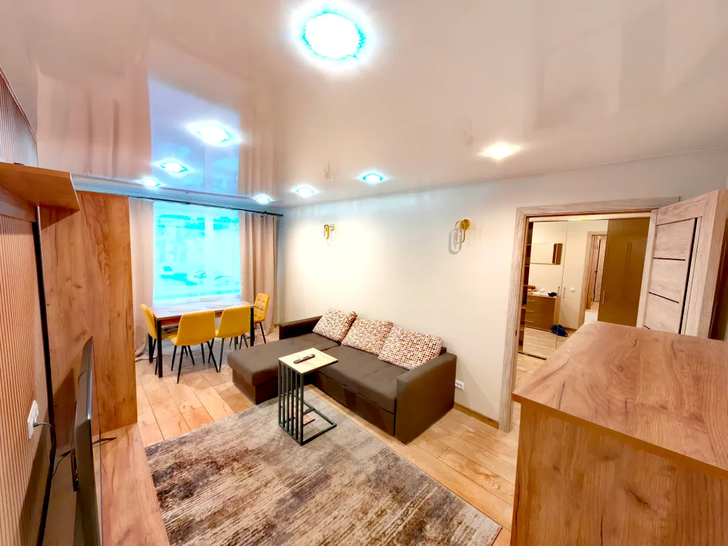 Юность на пяти углах