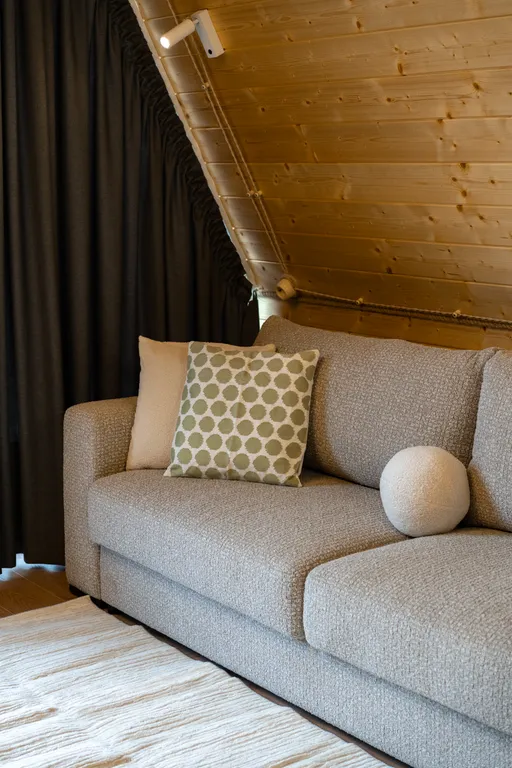 Двухэтажный A-frame домик у реки Гарабаши с видом на горы