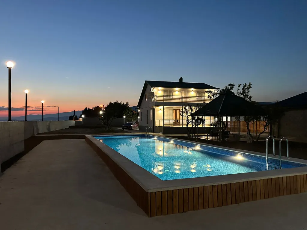 Коттедж Вилла у моря — аренда посуточно в Гумиста