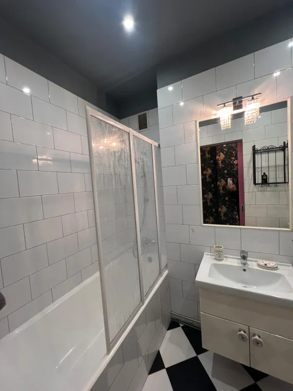 Квартира Трехкомнатная сталинка в центре — Минск