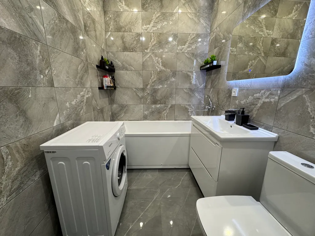 Квартира с новым ремонтом в новостройке