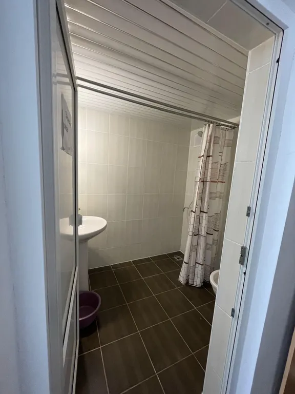 Трехместный улучшенный с ванной комнатой