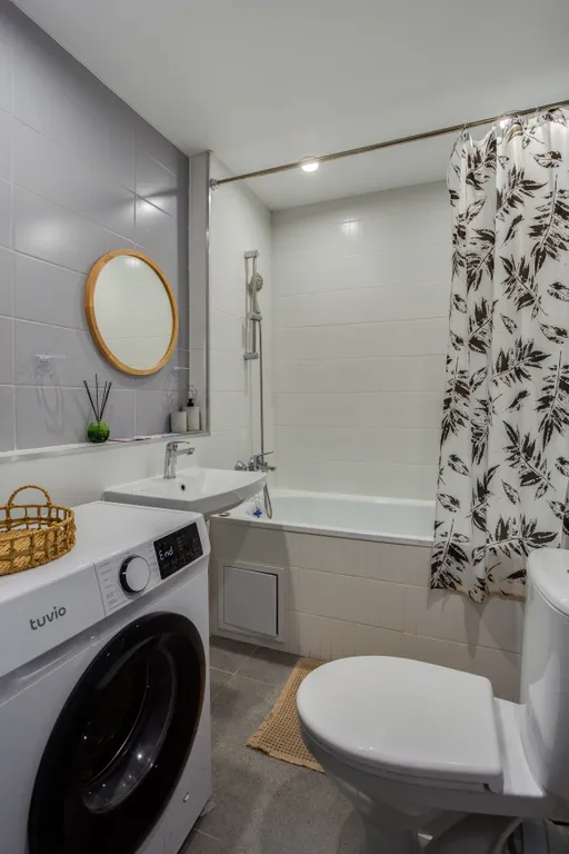 Студия на высоком этаже с ванной