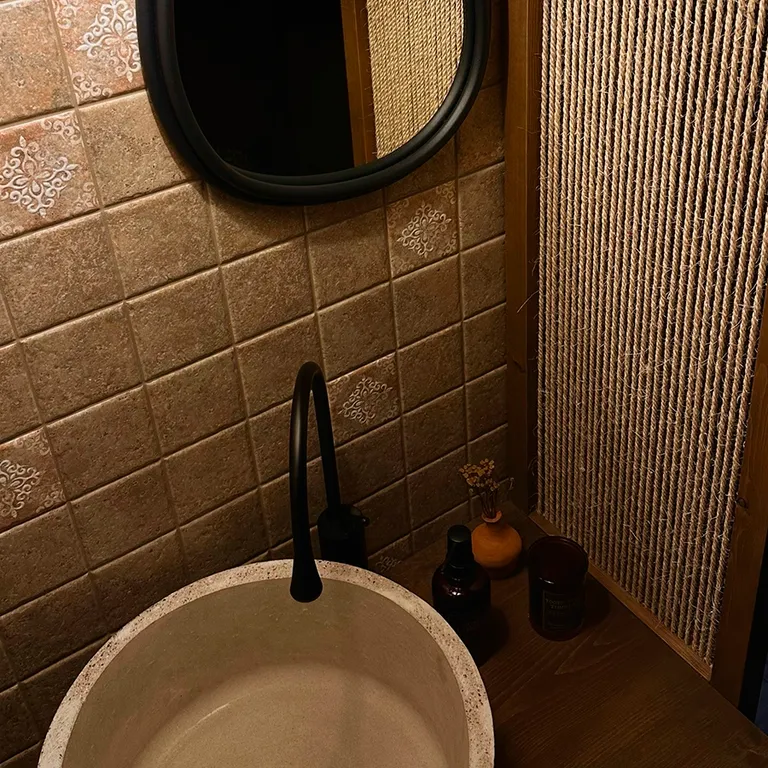 Дом с купелью и камином