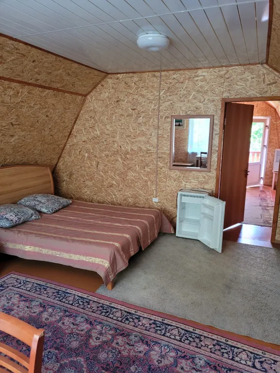 Домик на озере Шира