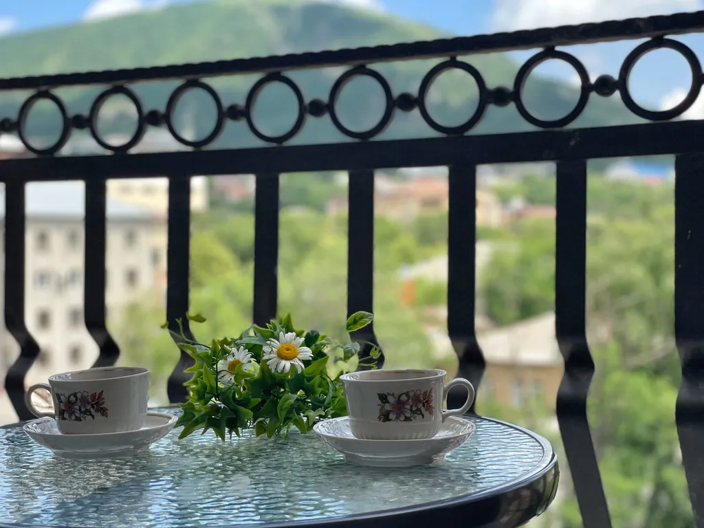 Оливия с видом на Машук