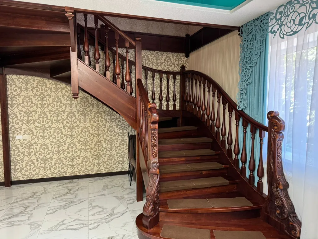 7-комнатный Дом