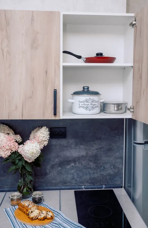 Уютная студия в новом доме с красивым видом из окна: Орджоникидзе 19/2