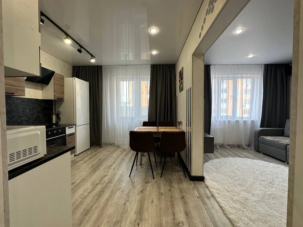 3-комнатная квартира, 5 минут до Фермер базара, Города Еды и ТЦ Окей