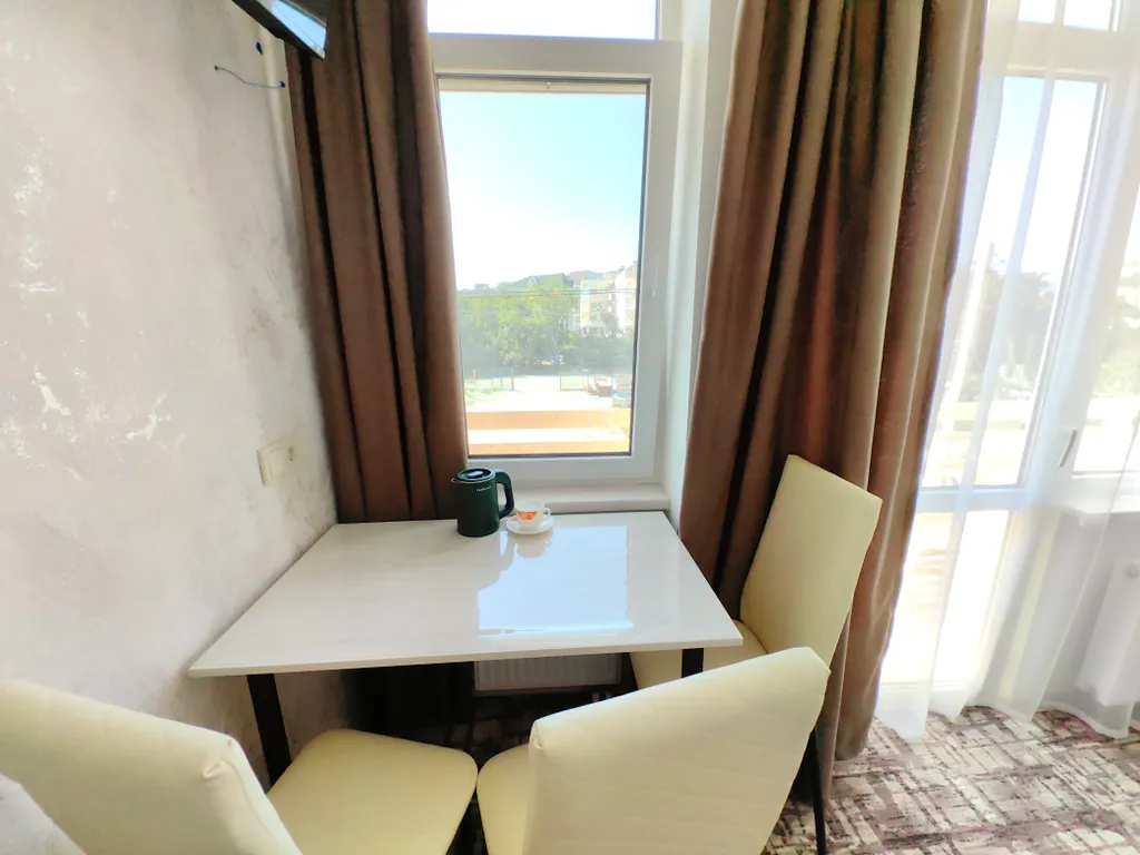 Квартира Квартира Студия с отоплением, кухней, стиралкой, балконом, парковкой, беседкой — Судак