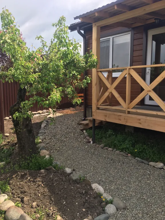 Номер в доме из двух номеров с разными входами