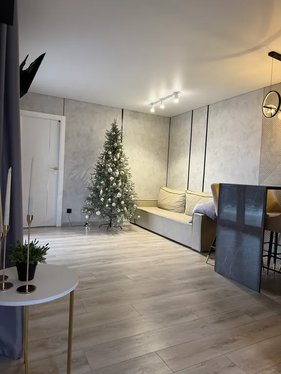 Зеркальный дом на воде