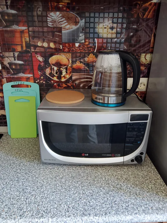 1-Комнатная Уютная, даже диванчик на кухне есть