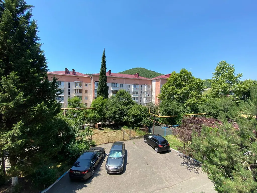 Дизайнерская 2-к квартира с французским балкончиком