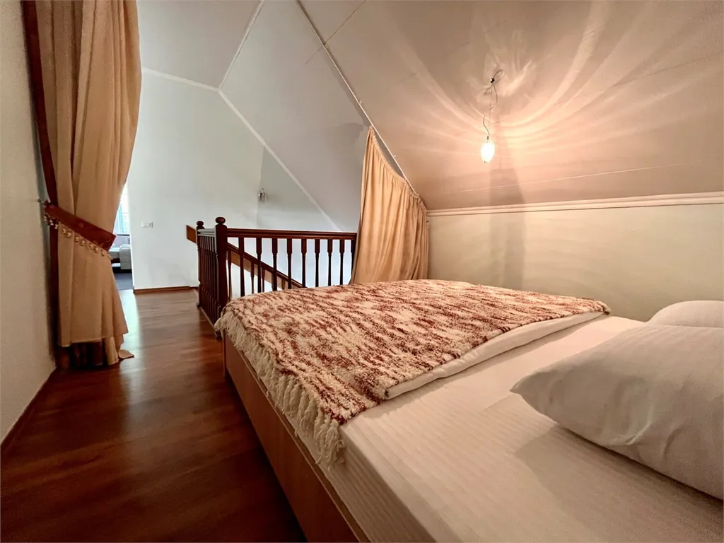 5-комнатный Дом