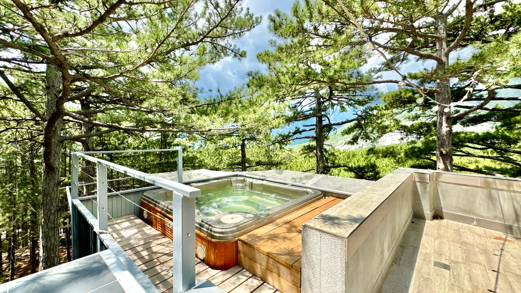 Дом в заповеднике с баней на дровах