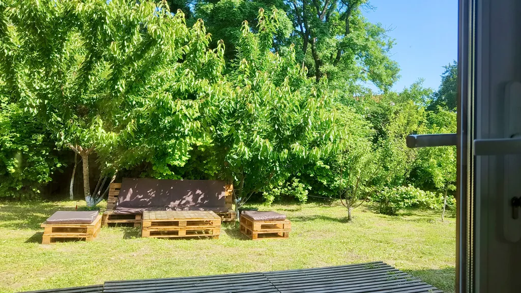 Дом с садом для большой компании