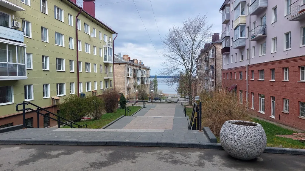 Уютная квартира около набережной в центре города "Как дома"