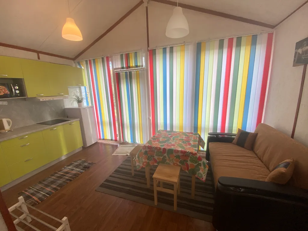 Коттедж Домик Цветочный — Волхов