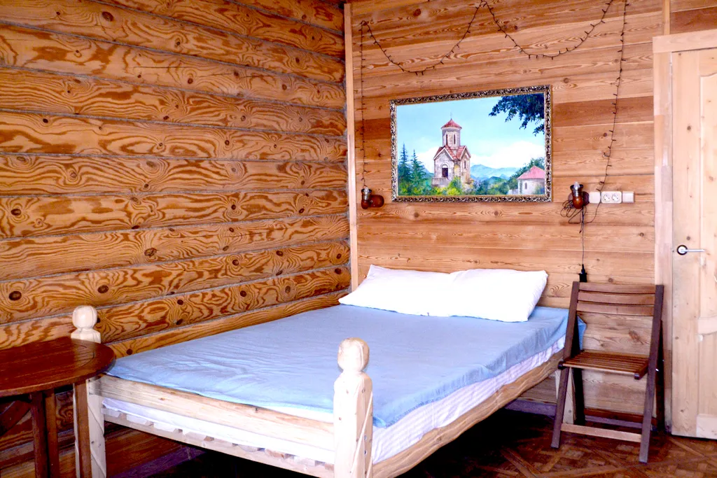 Частный дом на берегу реки Волги