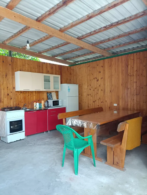 Первый этаж с отдельным входом в районе центрального рынка