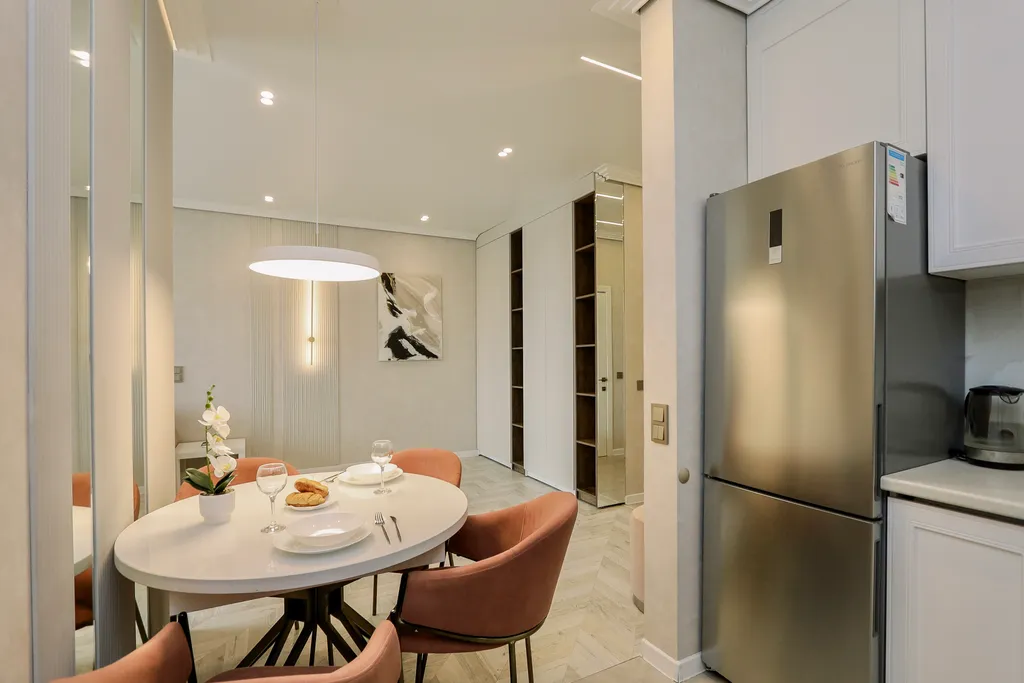 Апартаменты с видом на пруд и историческую часть города