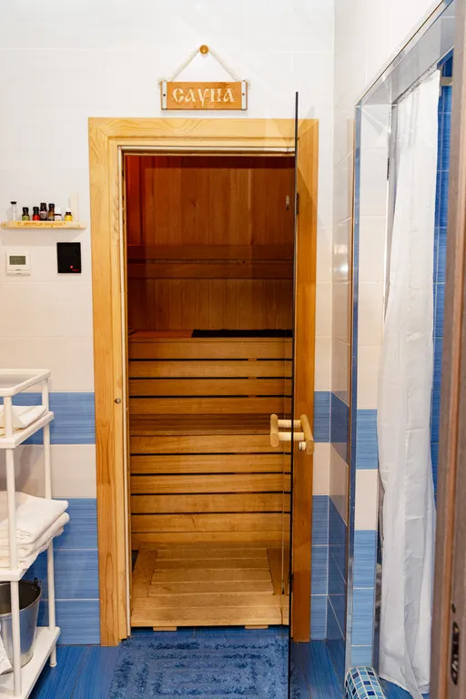 Приглашаем в большой и уютный загородный коттедж мечты