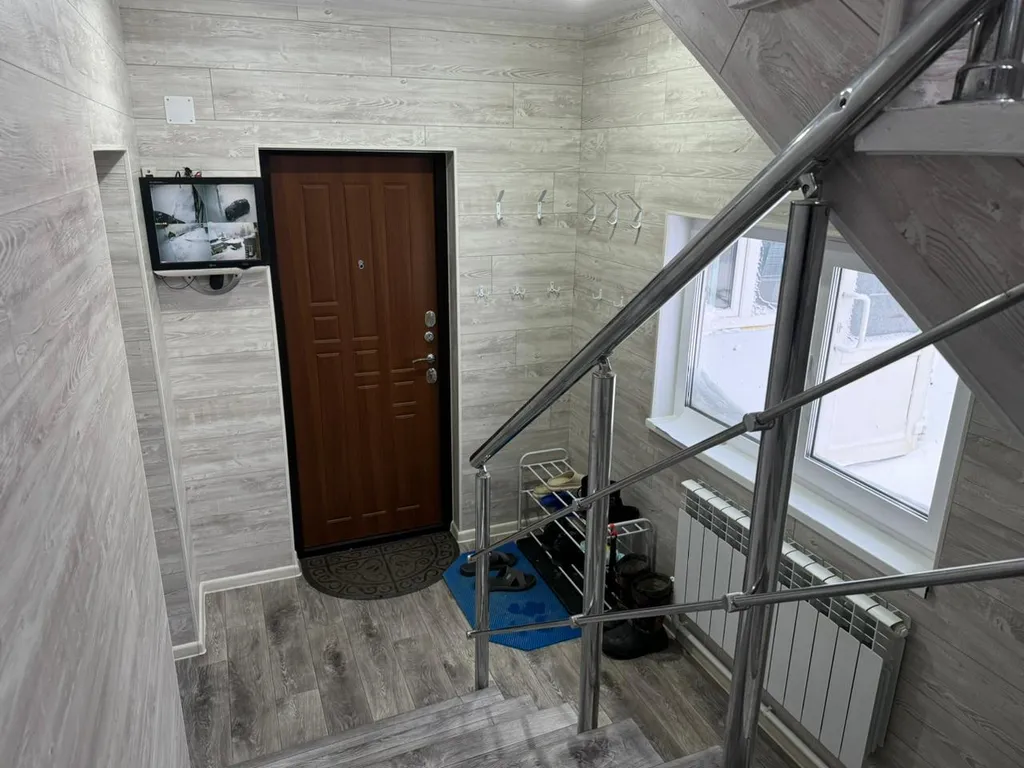 Двухэтажный дом с баней и бассейном