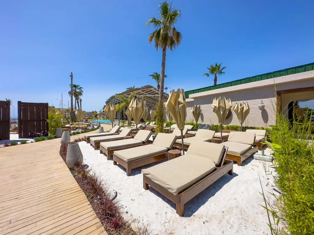 Стильный апартамент в отельном комплексе Azura World В