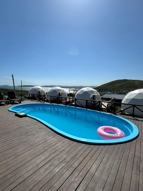 Новый глемп отель с видом на море теплый бассейн