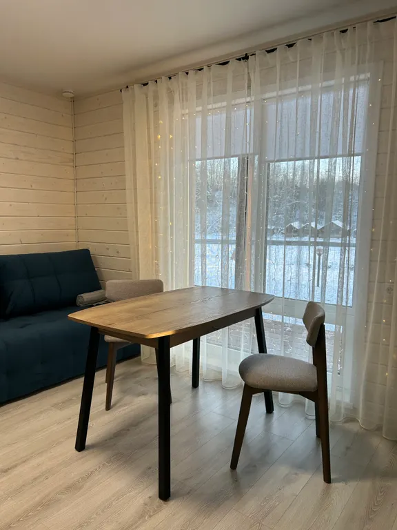 Дом на берегу реки