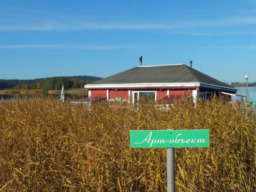 Современный дом на берегу Ладоги