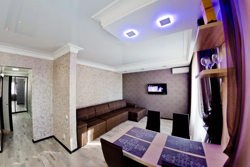 Евродвушка с дизайнерским ремонтом (рядом с ОГУ)