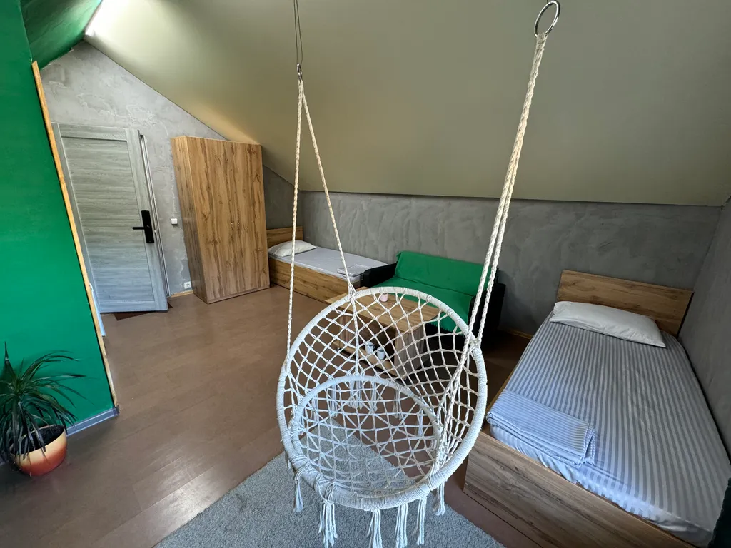 Большой дом в лесу