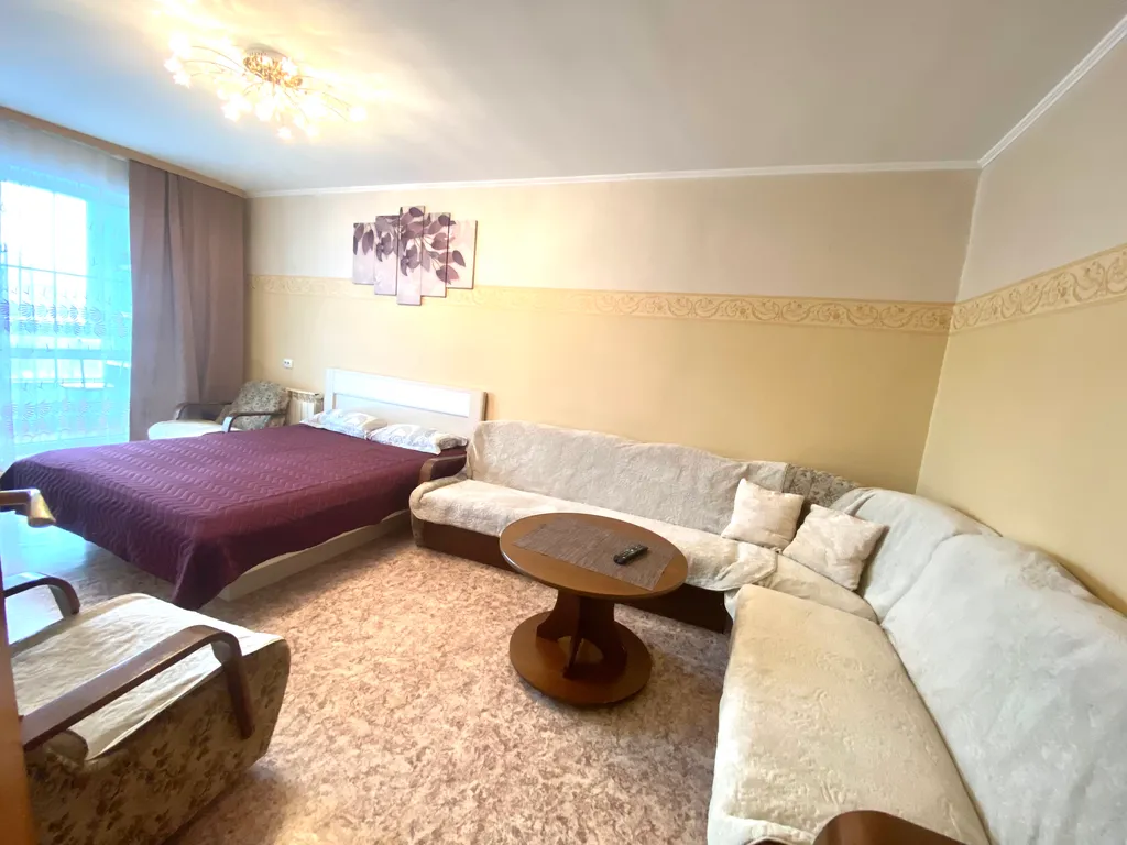 Квартира в центре города в тихом дворике с видом из окон на парк